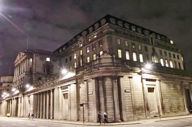 The Bank of England seen by night.